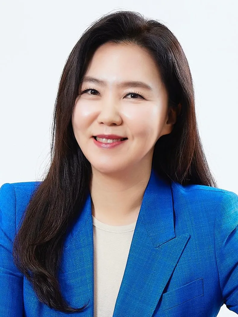 국회의원인 강유정의 대표 이미지