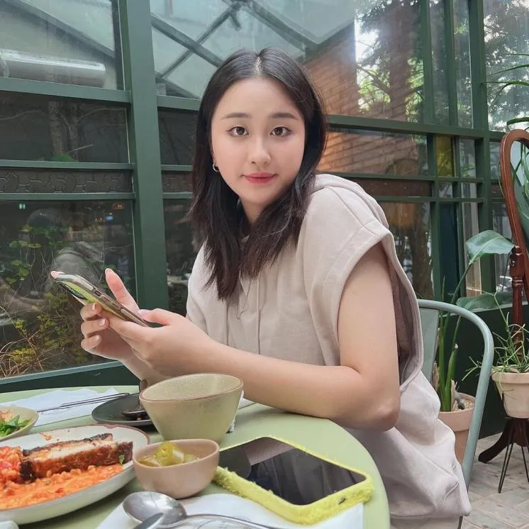 유튜버인 안리원의 대표 이미지