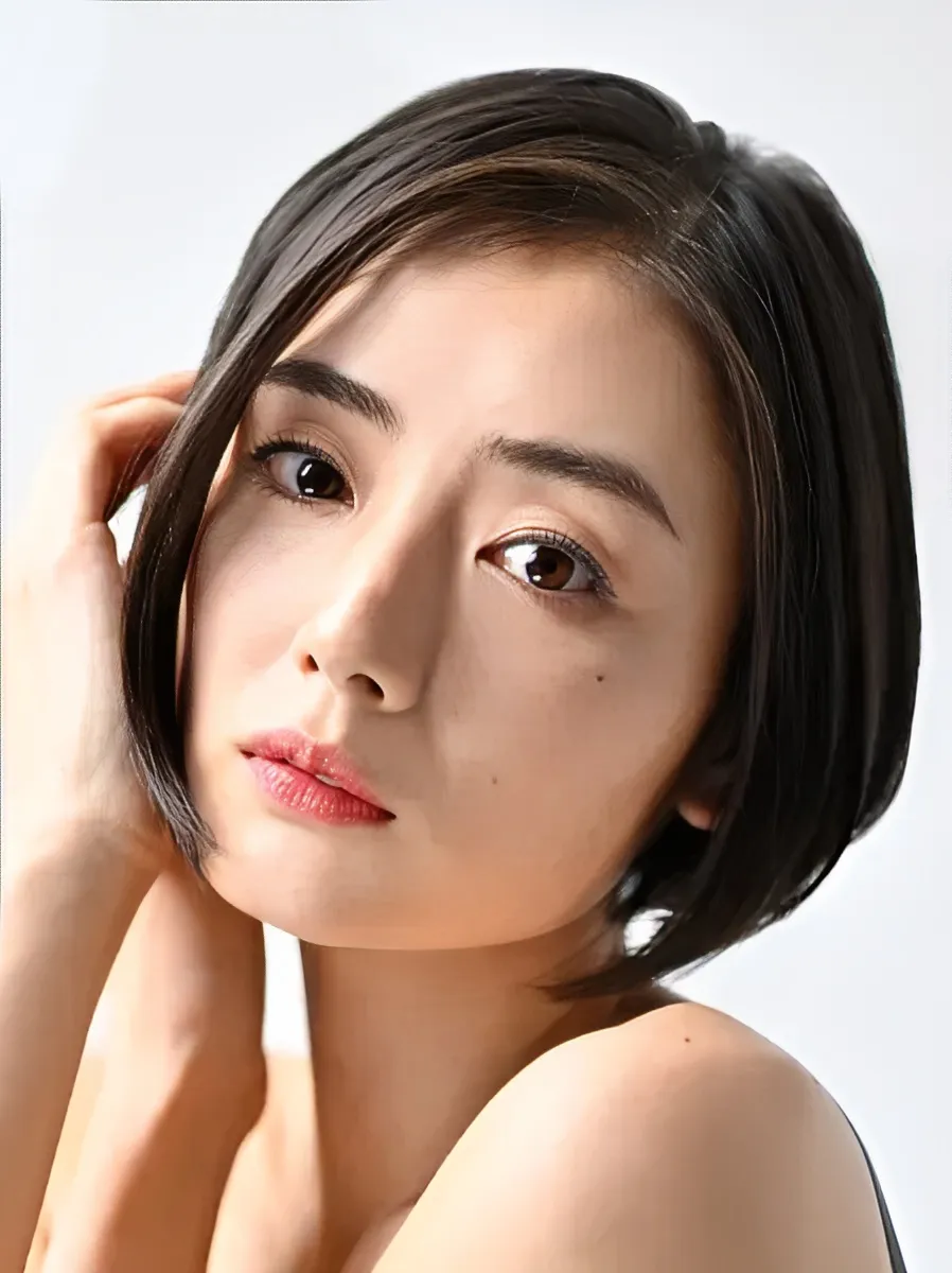 영화배우, 그라비아 아이돌인 카타야마 모에미의 대표 이미지