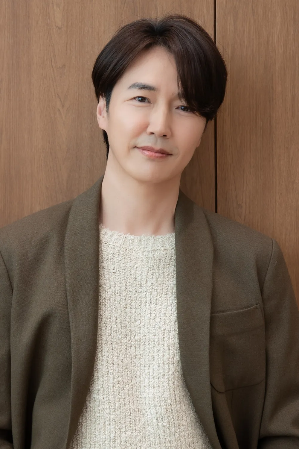 배우인 윤상현의 대표 이미지