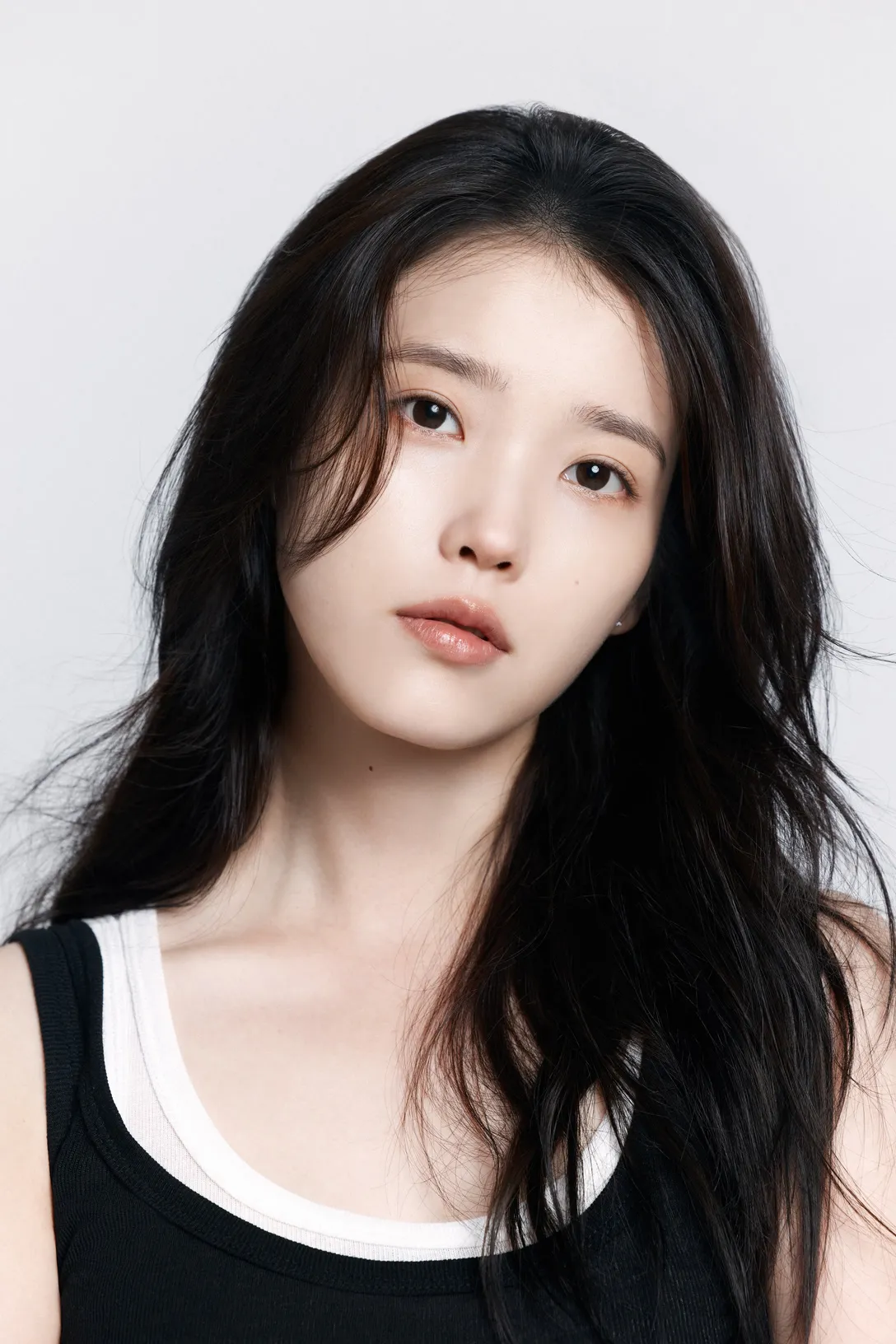 싱어송라이터, 배우인 아이유의 대표 이미지