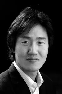 연극배우인 신안진의 대표 이미지