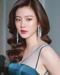 영화배우인 핌차녹 르비삿빠이불의 대표 이미지