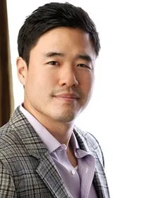 영화배우인 랜달 파크의 대표 이미지