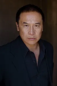 배우인 제임스 루의 대표 이미지