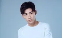 영화배우인 신운래의 대표 이미지