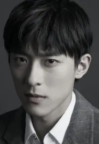 영화배우인 손신준의 대표 이미지