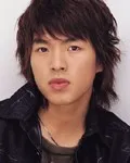 영화배우인 이위의 대표 이미지