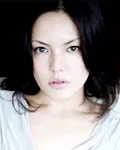 영화배우인 시오미 유카리의 대표 이미지