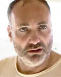 영화배우인 킴 보드니아의 대표 이미지