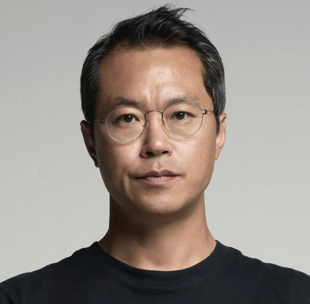 가수, 화가, 영화배우인 백현진의 대표 이미지